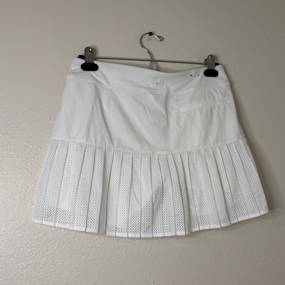 Under Armour Women White Golf Tucked Pleated Active Skort - Picture 10 of 10